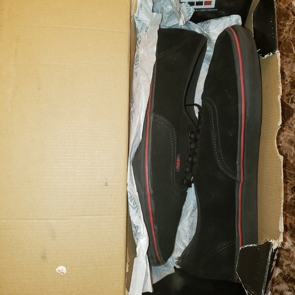 Vans Classic Black Suede/ Red Shoe - Picture 3 of 8